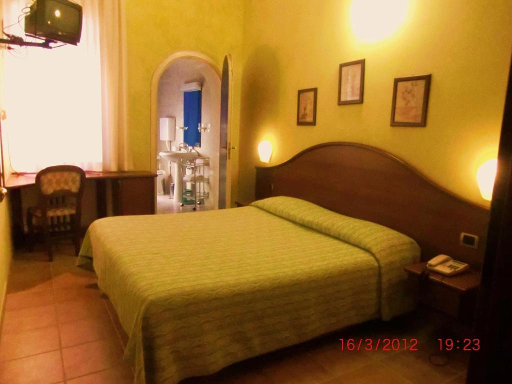 Hotel Cavour Verona Habitación foto